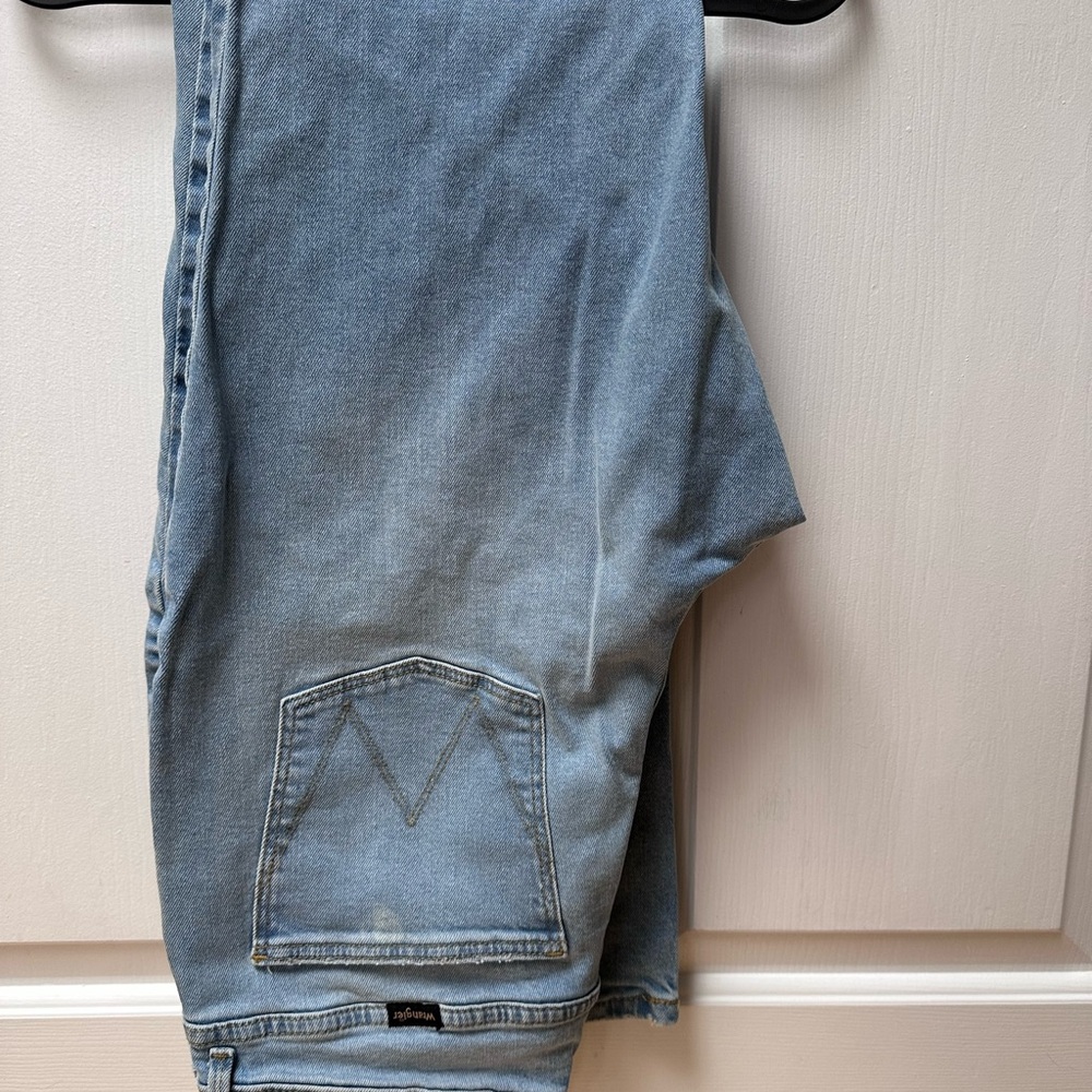 Wrangler High Rise Bold Boot Jeans in Stonewash